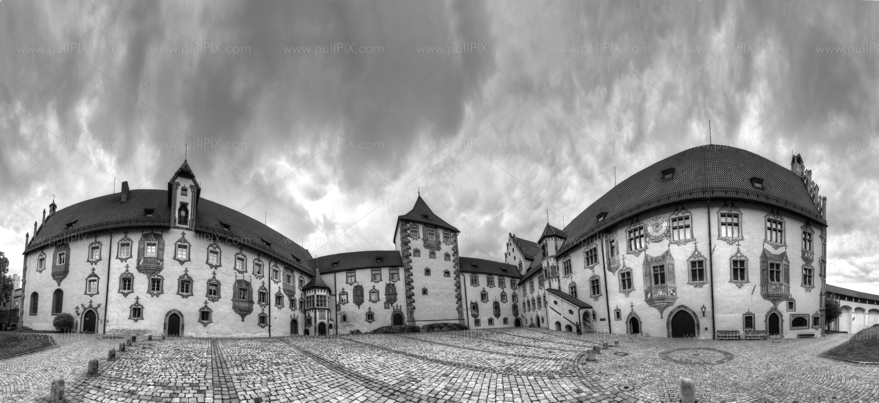 Preview Hohes Schloss Fuessen SW.jpg